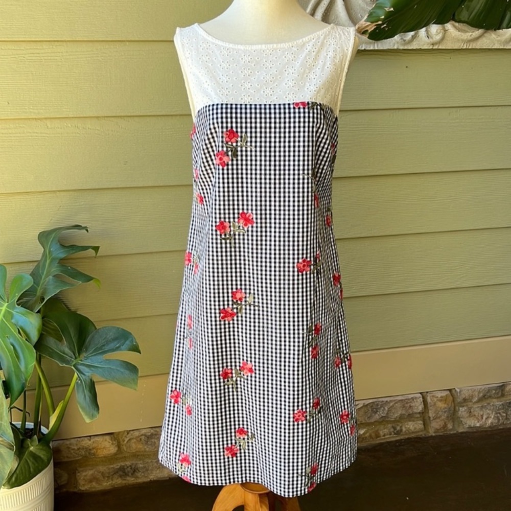 Karl Lagerfeld Size 4 Floral Gingham Eyelet Dress